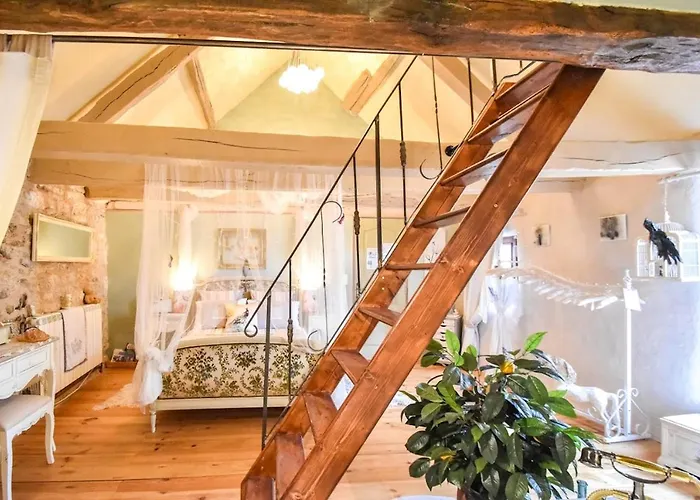 Le Petit Coin De Charme Bed and Breakfast Caylus