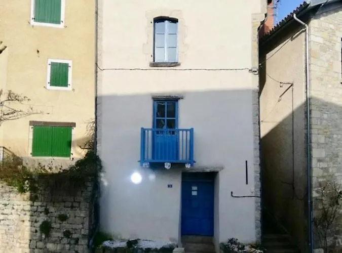 Le Petit Coin De Charme Bed and Breakfast 4*